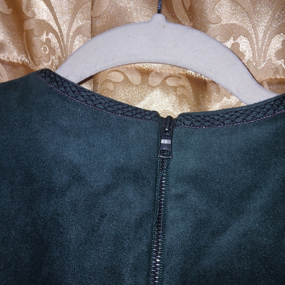 BCBGMaxAzria Green Embroidered Crop Top - Picture 5 of 8